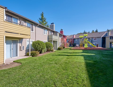 the preserve at ballantyne commons yard with playground and buildings at Quartz Creek, Washington