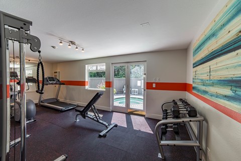 the gym at the preserve apartments at Quartz Creek, Mountlake Terrace
