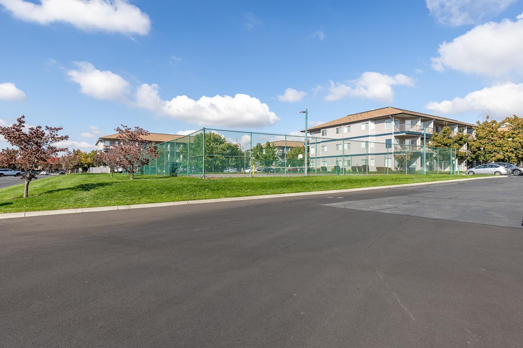 the building in which the hotel is located  at Shoreline Village, Richland, WA, 99352