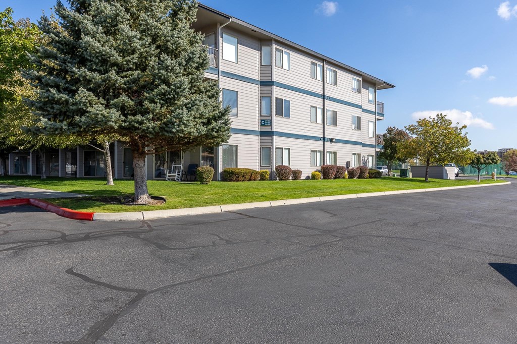 our apartments offer a parking lot in front of our building  at Shoreline Village, Richland, WA