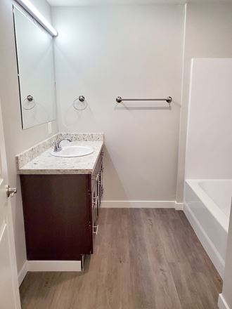 2323 32Nd St W 1-3 Beds Apartment for Rent - Photo Gallery 5