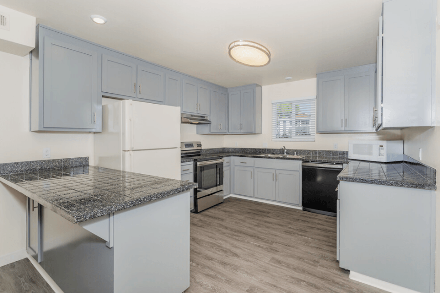 Large Kitchen at Gateway, Chico