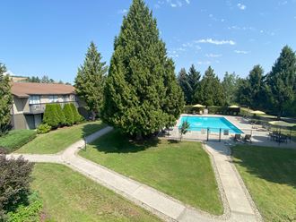 Pool at Cedarwood Pool at Cedarwood, Wenatchee