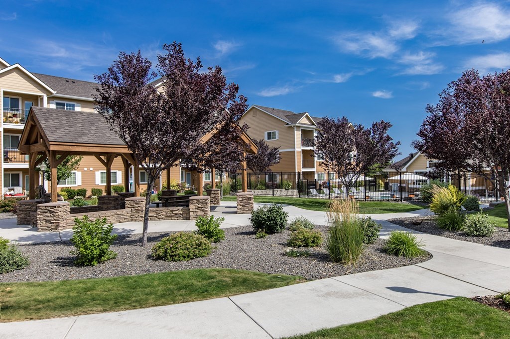 walking path through Quail Springs Apartments