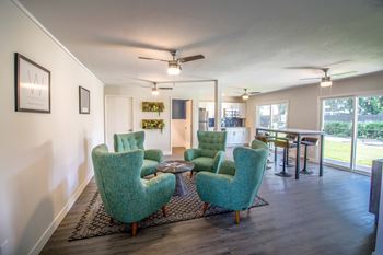 living room and dining area at Woodland Crossing , Woodland