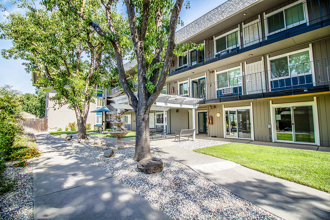 Exterior at Woodland Crossing , Woodland, CA 95695