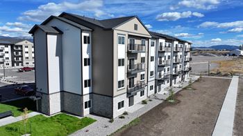 Building Exterior View at Yellowstone Landing, Montana