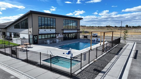 Swimming pool and hot tub at Yellowstone Landing, Belgrade, MT