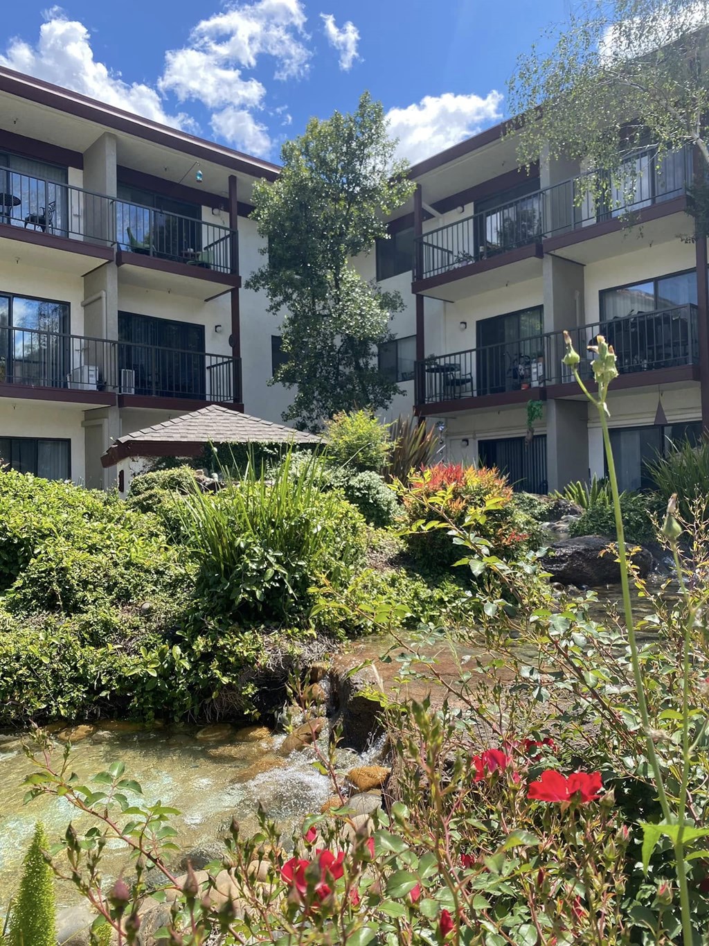 Roseville Commons Senior Living