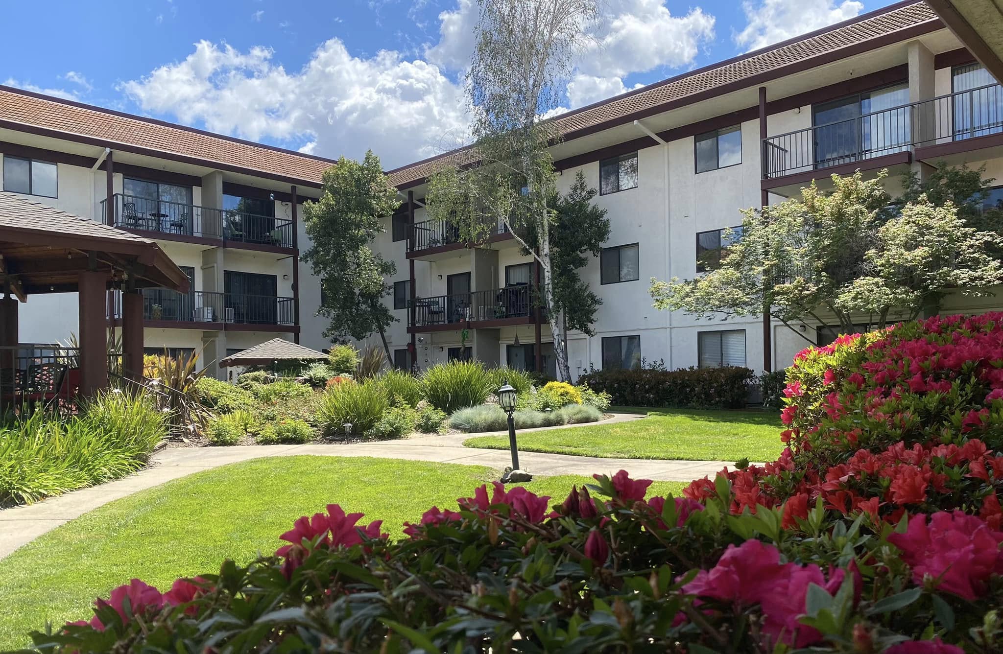 Roseville Commons Senior Living