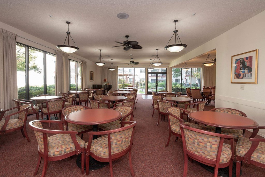 Roseville Commons Senior Living