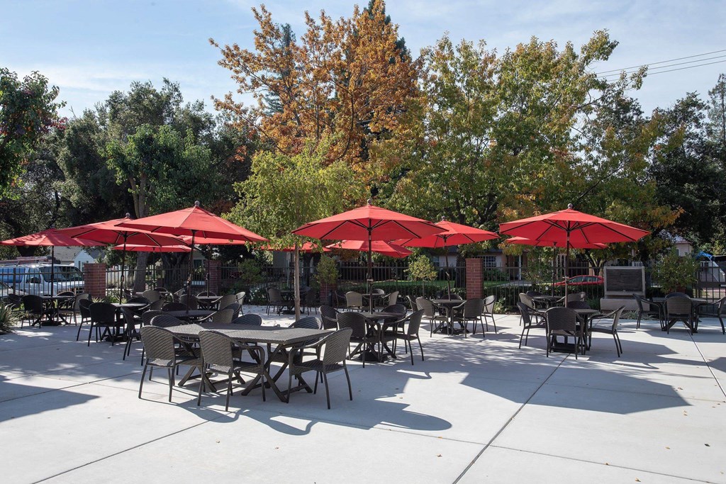 Roseville Commons Senior Living