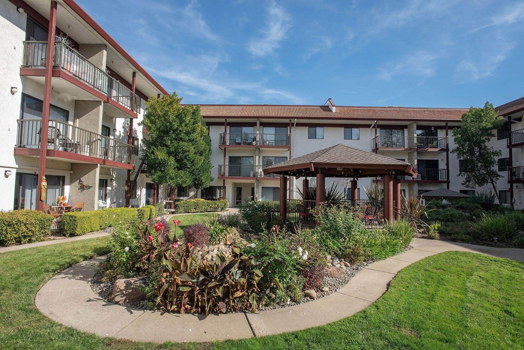 Roseville Commons Senior Living