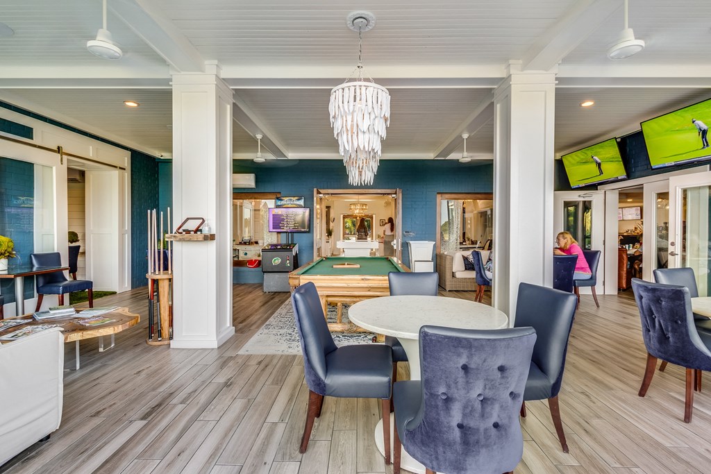 Meeting space on the veranda.