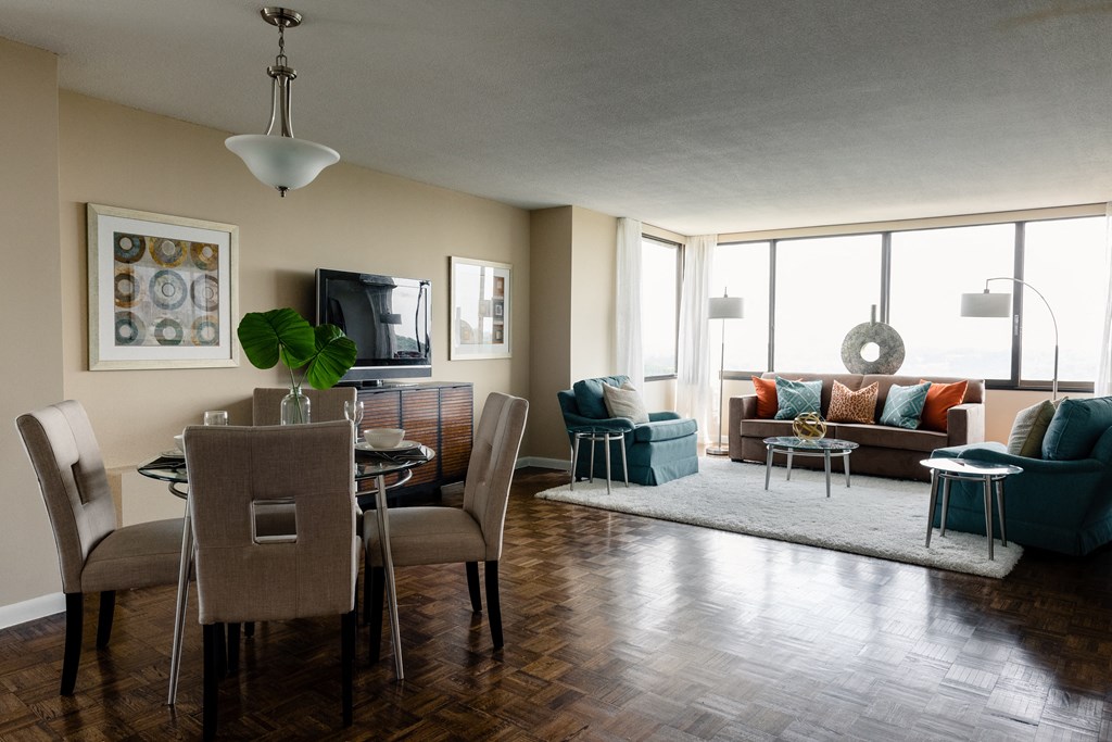 Living room layout at Hampton Plaza Apartments, Maryland
