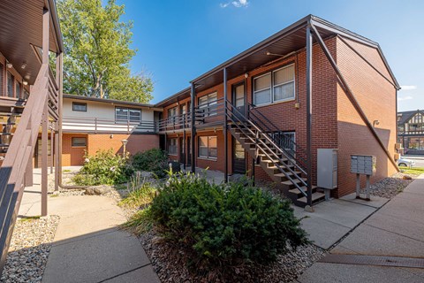1220 F Courtyard