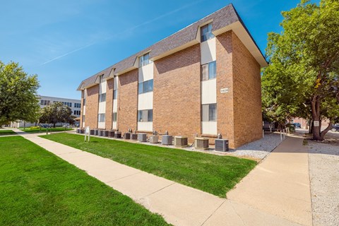 Parliament Gardens Building Exterior