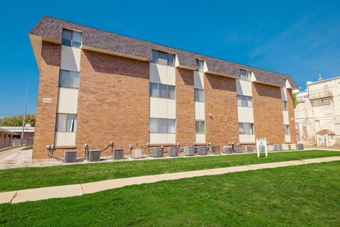 1020 & 1028 H Street 1 Apartment for Rent