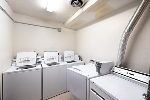 1122 F Laundry Room