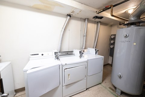 1122 F Laundry Room