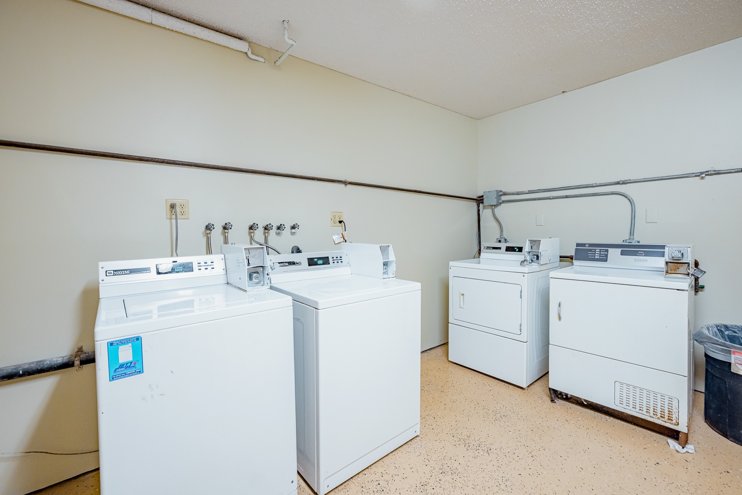 2600 N 35th Coin-Operated Laundry