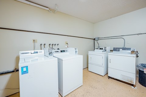 2600 N 35th Coin-Operated Laundry