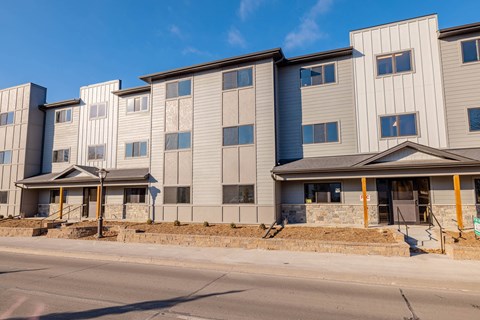 Flats On Vine Exterior