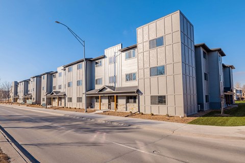 2480 Vine St 2 Beds Apartment for Rent