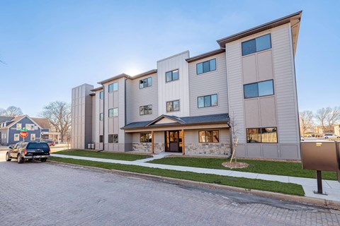 2480 Vine St 2 Beds Apartment for Rent