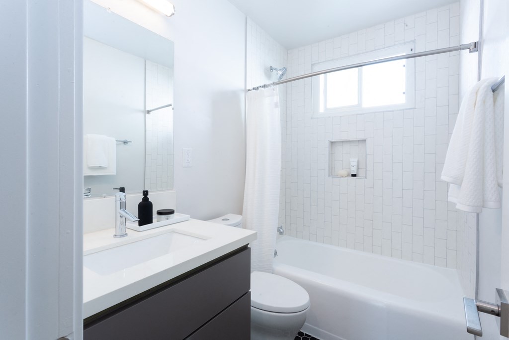 Fully equipped bathroom