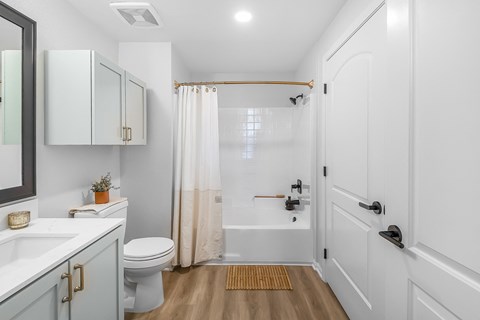 an analogue analogue analogue red and red andiceiceice now and