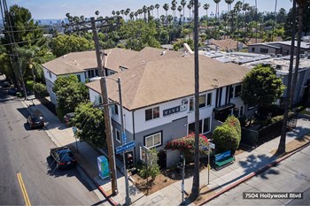 7200 Hollywood Blvd Studio-2 Beds Apartment for Rent - Photo Gallery 4