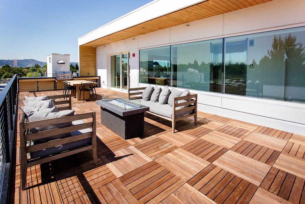 Spacious rooftop patio overlooking Portland