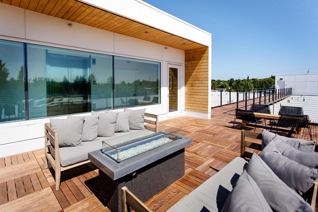 Comfy and spacious outdoor rooftop space