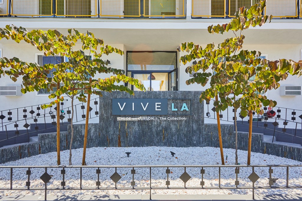 Welcome to Chloe on Curson