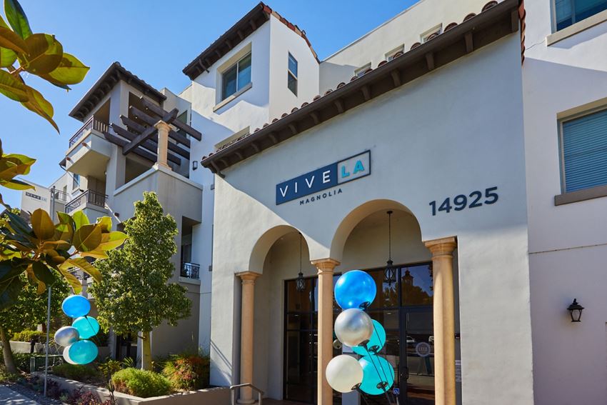 Exterior Exterior entrance with spanish-style - Photo Gallery