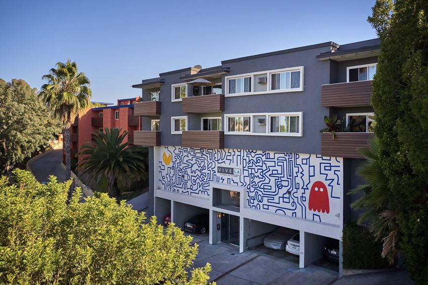 Exterior Exterior with artistic pac-man mural - Photo Gallery