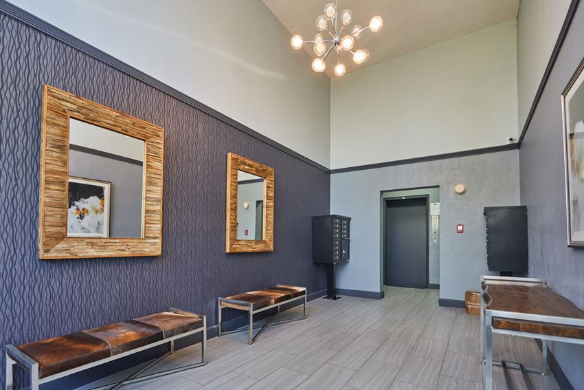 Entrance with modern light fixture - Photo Gallery 1
