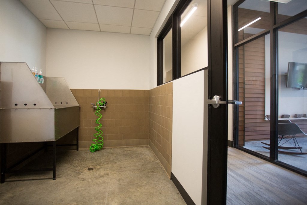 Makers Lounge with work space at Pinnex, Indianapolis, 46203