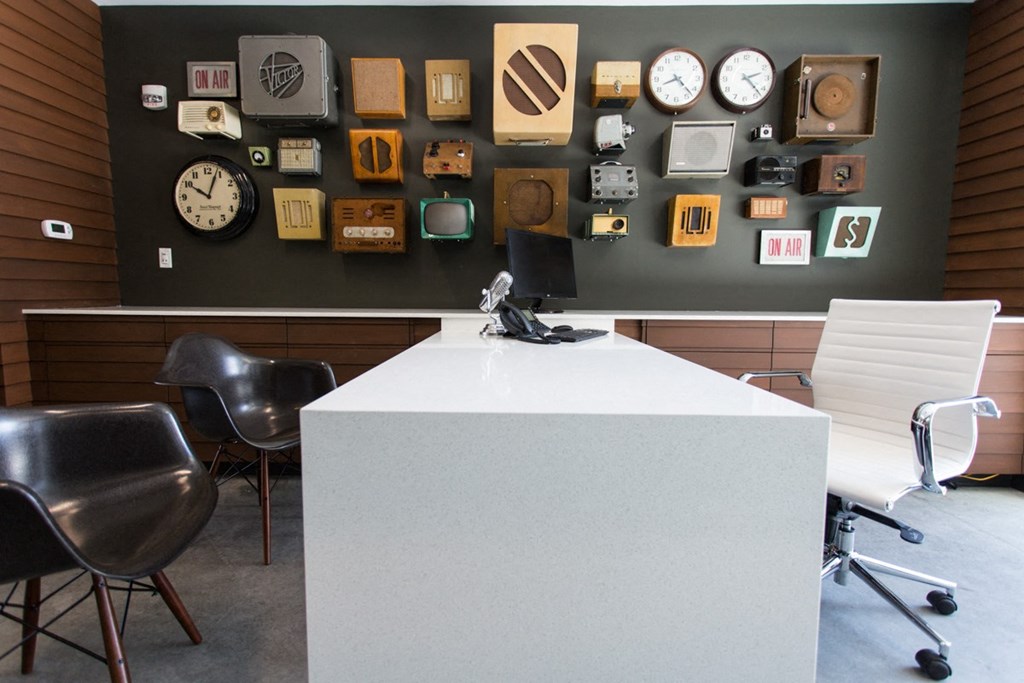 leasing office table at Pinnex, Indiana