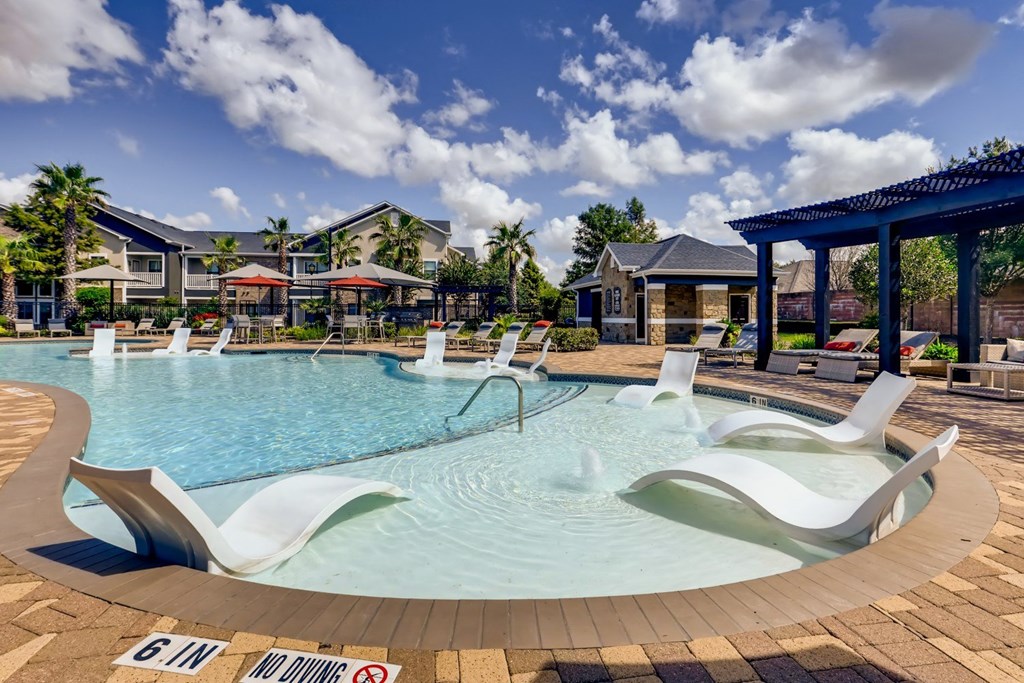 Sun Deck and New Pergola at Avenues at Shadow Creek Ranch, Pearland, 77584