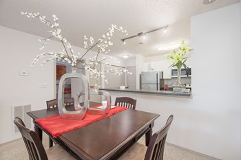 spacious dining room in two bedroom apartment - Photo Gallery 16