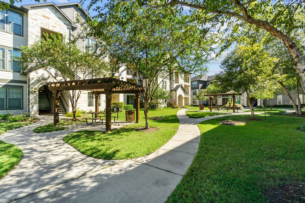 Outdoor Green Space at Discovery at Kingwood, Kingwood, TX