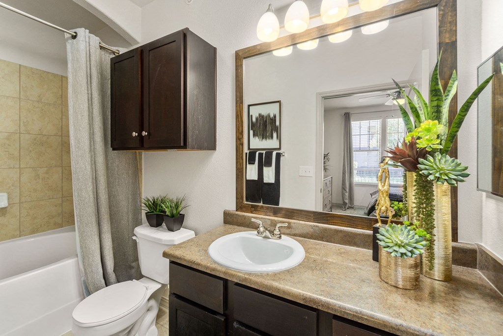 Bathroom With Bathtub at Discovery at Kingwood, Kingwood, 77339