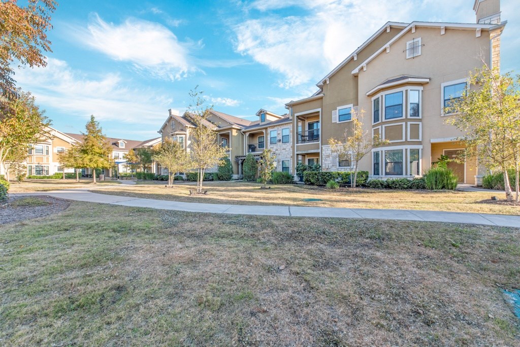 Walking Path at Avenues at Tuscan Lakes, League City, 77573