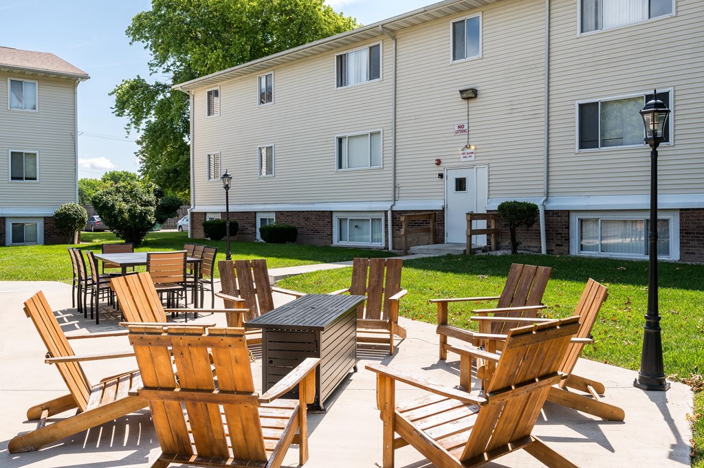 Firepit Patio at 3TEN, Springfield, 62704