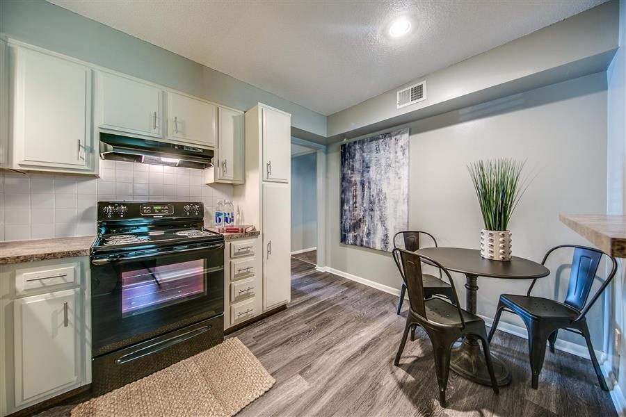 Dining And Kitchen at London House Apartments, Lenexa, KS, 66215