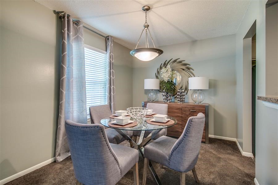Dining Room at London House Apartments, Lenexa, KS