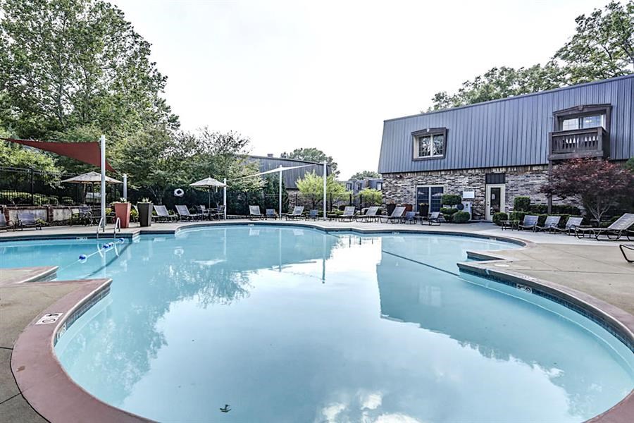 Pool and Sun Deck at London House Apartments, Kansas