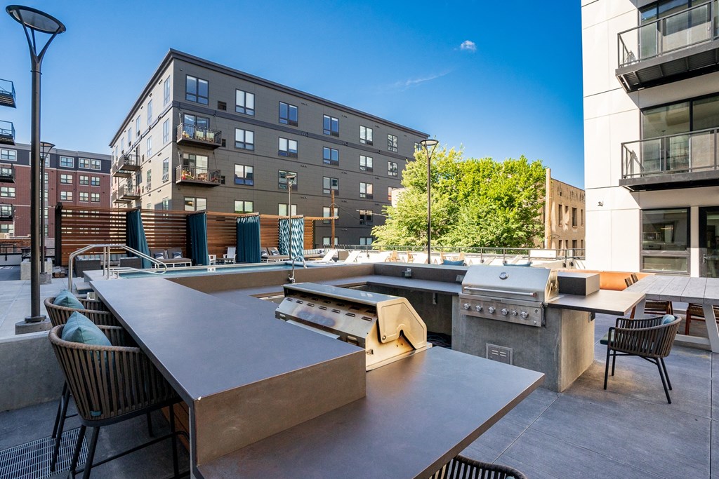 Outdoor Grilling and Dining Area at Marquee, Minneapolis, 55403